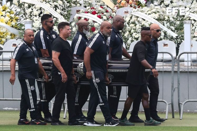 Pele ilə vida mərasimi keçirilir<font color=red> - FOTOLAR</font>