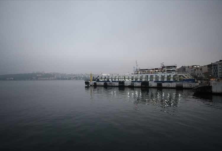 Güclü duman səbəbindən Dardanel boğazında gəmilərin hərəkəti dayandırılıb
