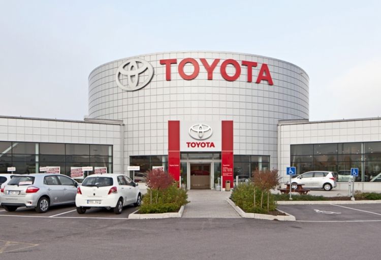 Yaponiyada yeni avtomobillərin satışı son 45 ilin minimumuna enib