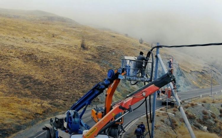 “Azərişıq” Kəlbəcərdəki hərbi hissələri elektrik enerjisi ilə təchiz edib<font color=red> - VİDEO</font>