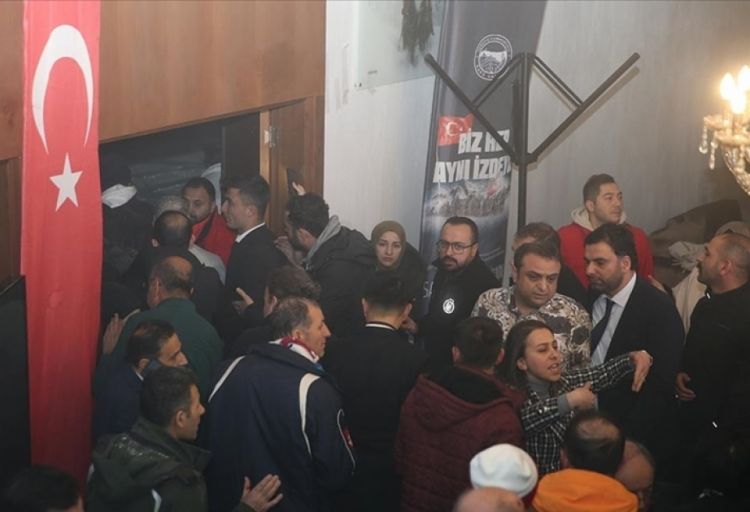 Sarıqamış şəhidlərinin anma mərasimində tavan uçub