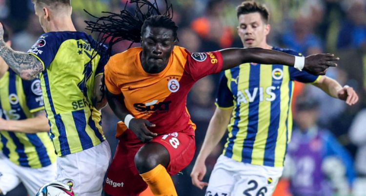 Bu gün Türkiyə Super Liqasında İstanbul derbisi oynanılacaq
