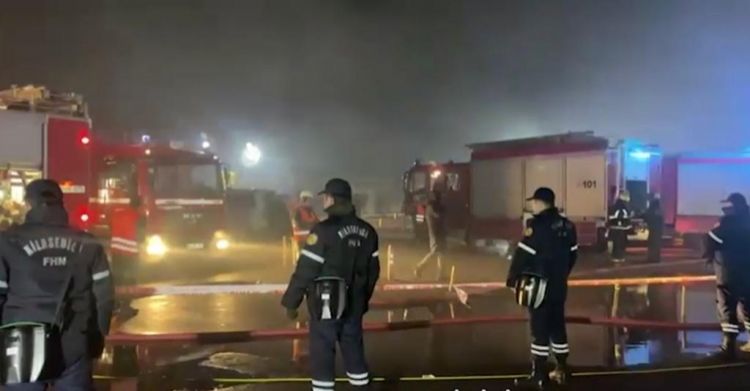 “Sədərək” ticarət mərkəzində baş verən yanğın söndürülüb