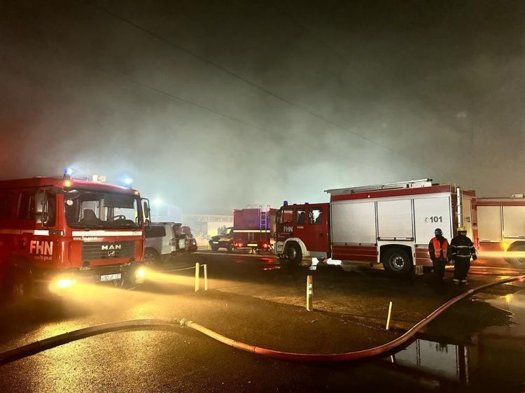 FHN: “Sədərək” ticarət mərkəzində ümumi sahəsi 800 kvadratmetr olan 20 mağaza yanıb