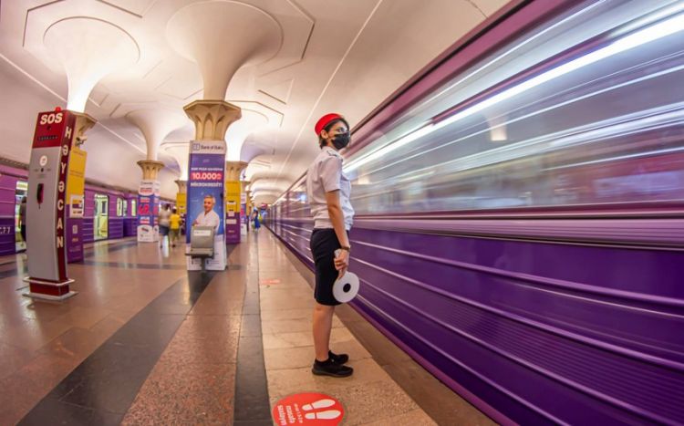 Bakı metrosunda sərnişin vəfat edib