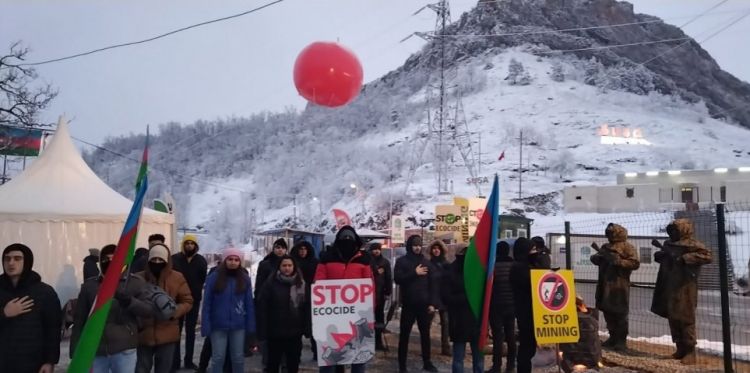 Laçın-Xankəndi yolu: Etiraz aksiyası yüksək vətənpərvərlik əzmində davam edir