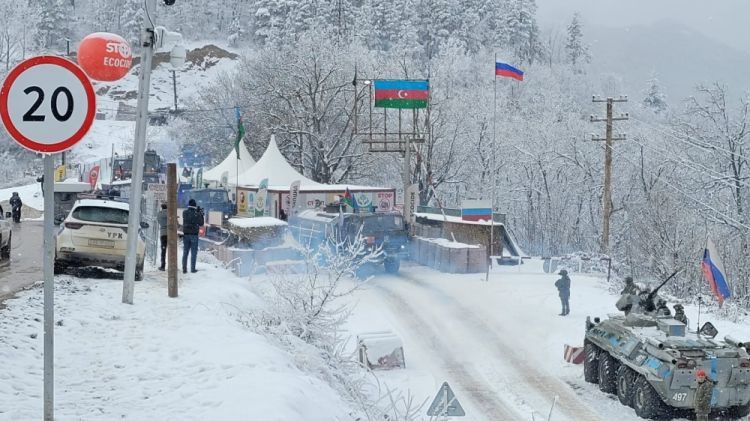 Zaxarova: Hazırda Laçın yolundan humanitar yardım kolonu keçir