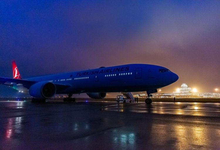 İstanbul-Tokio reysini həyata keçirən təyyarə Bakı aeroportunda məcburi eniş edib