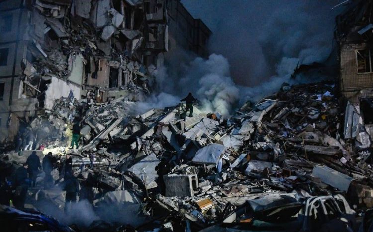 Dneprdə yaşayış binasına raket zərbəsi nəticəsində ölənlərin sayı artmaqdadır