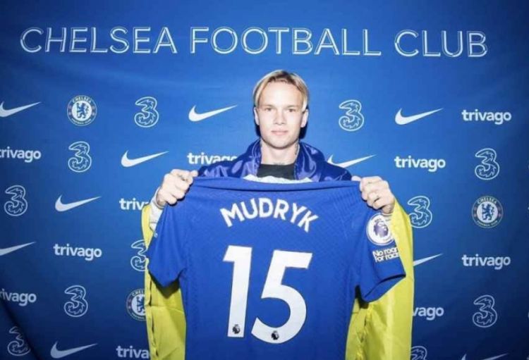“Çelsi” klubu ukraynalı futbolçu ilə uzunmüddətli müqavilə imzalayıb