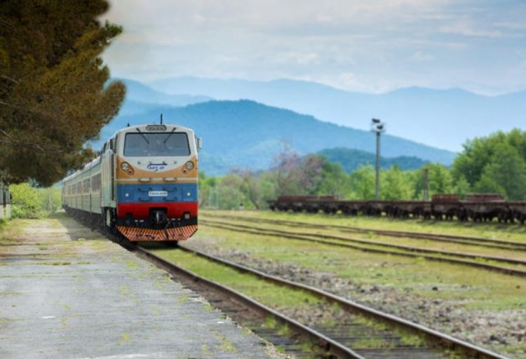 Ötən il Bakı-Tbilisi-Qars dəmir yolu xətti ilə yükdaşımanın həcmi açıqlanıb