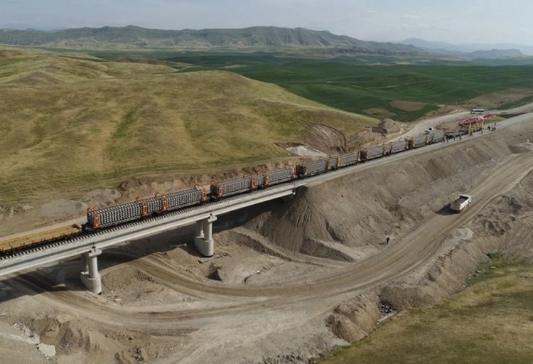 Horadiz-Ağbənd dəmir yolu xəttində tikinti işlərinin 38 faizi tamamlanıb