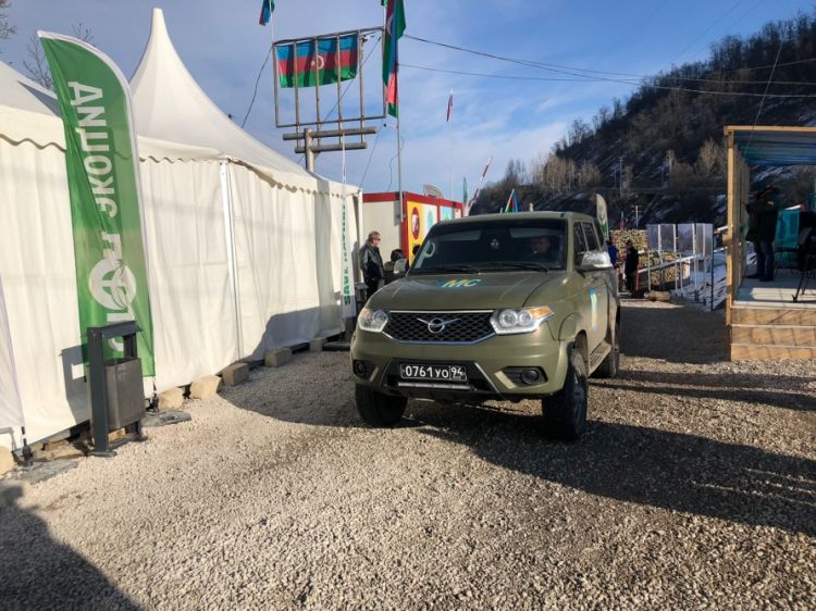 Sülhməramlıların daha iki avtomobili aksiya ərazisindən sərbəst keçib
