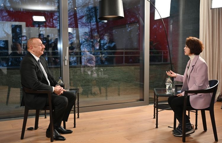 <strong>Prezident İlham Əliyev Davosda Çinin CGTN televiziya kanalına müsahibə verib<font color=red> - FOTOLAR</font></strong>