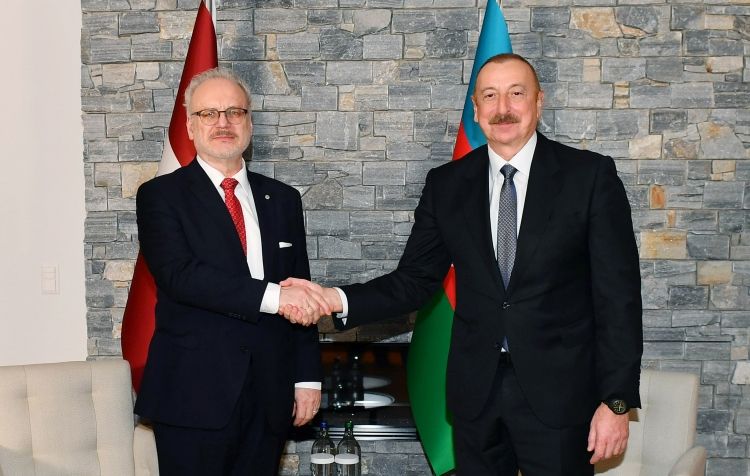 Prezident İlham Əliyevin Davosda Latviya Prezidenti ilə görüşü olub<font color='red'> - YENİLƏNİB</font><font color=red> - FOTOLAR</font>
