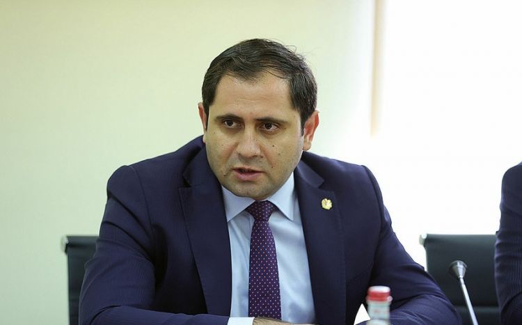 Ermənistanda hökumətin və müdafiə nazirinin istefası tələb olunur