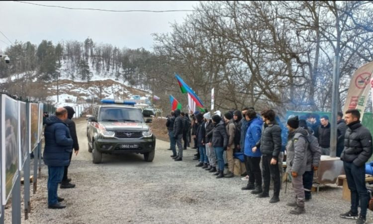 Sülhməramlıların daha üç avtomobilinin aksiya ərazisindən keçidi təmin edilib