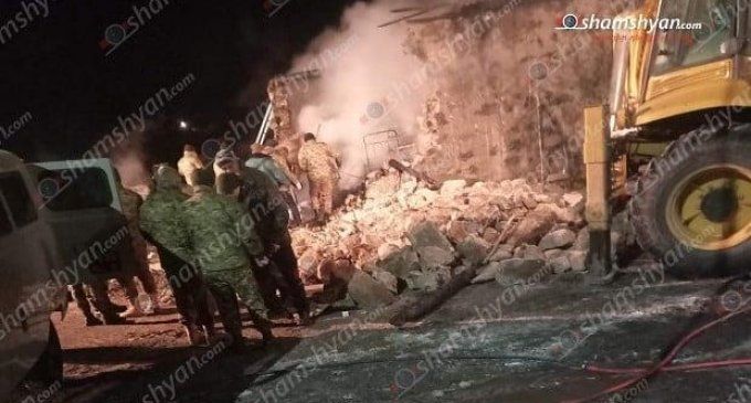 Ermənistanda ailə üzvləri əsgərlərin yanğından öldüyünə şübhə edir