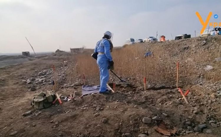 Ukrayna televiziya kanalı Qarabağda minatəmizləmə prosesi ilə bağlı material hazırlayıb<font color=red> - VİDEO</font>