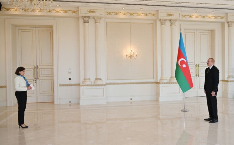 Prezident İlham Əliyev Fransanın Azərbaycanda yeni təyin olunan səfirinin etimadnaməsini qəbul edib<font color='red'> - YENİLƏNİB</font><font color=red> - FOTOLAR</font>