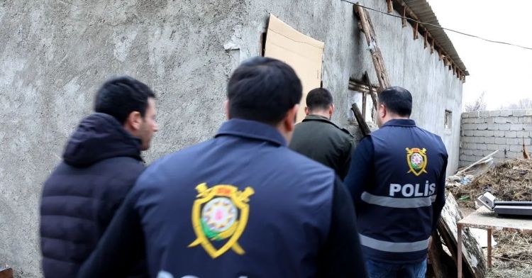 Babəkdə at əti satanları  polis saxladı<font color=red> - FOTOLAR</font>