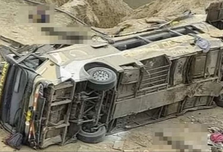 Peruda turistləri aparan avtobus uçuruma aşıb: 24 nəfər ölüb
