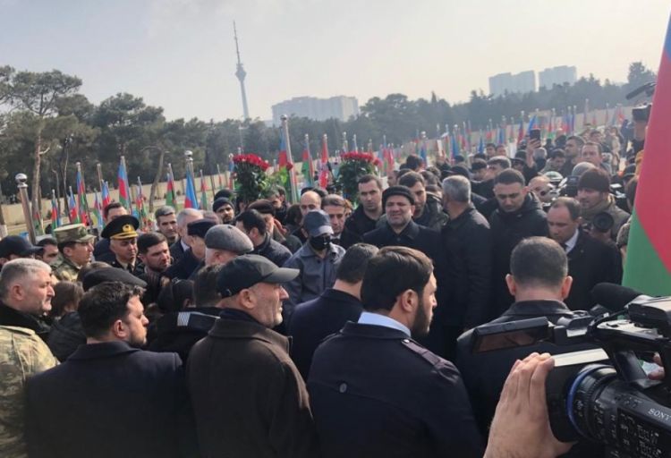 Azərbaycanın Tehrandakı səfirliyinə terror hücumu zamanı şəhid olan Orxan Əsgərov dəfn edilib