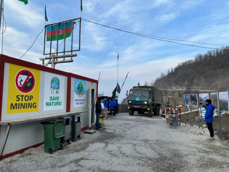 Sülhməramlıların daha üç avtomobilinin aksiya ərazisindən keçidinə şərait yaradılıb