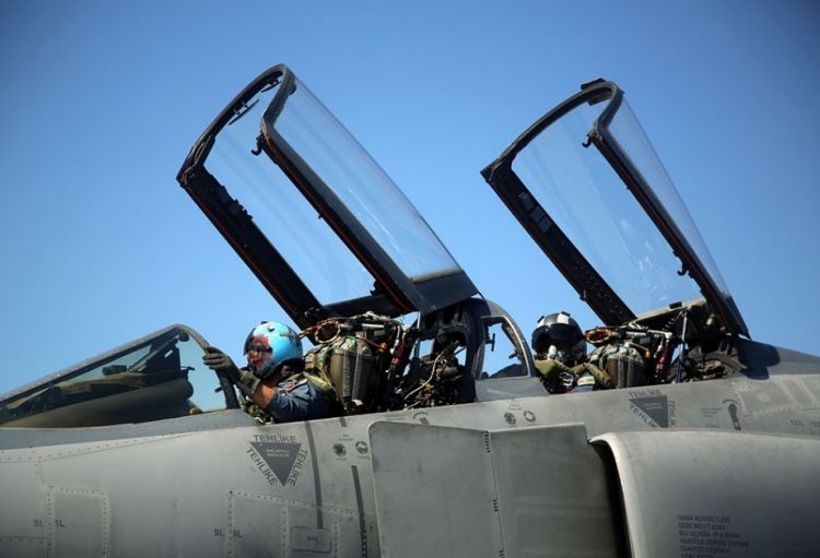 Fransa qırıcı pilotları hazırlamaq üçün Ukraynanın müraciətinə baxır