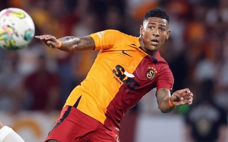 "Qalatasaray"ın futbolçusu PSV-yə keçib