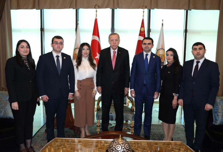 Türkiyə Prezidenti YAP Gənclər Birliyinin nümayəndə heyətini qəbul edib