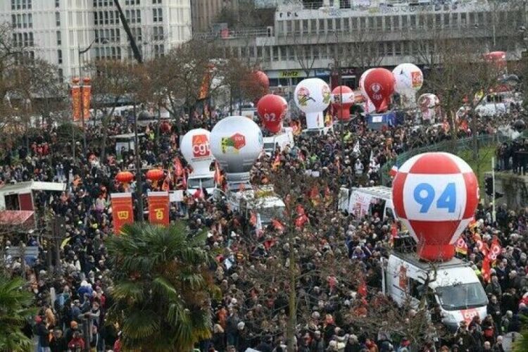 Fransada pensiya islahatına qarşı etirazlar gündən-günə genişlənir