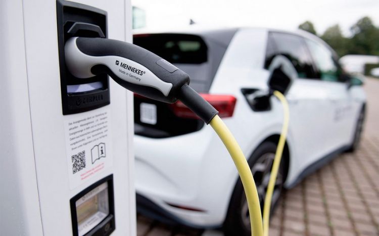 Elektromobillərin planet üçün təhlükələri açıqlanıb
