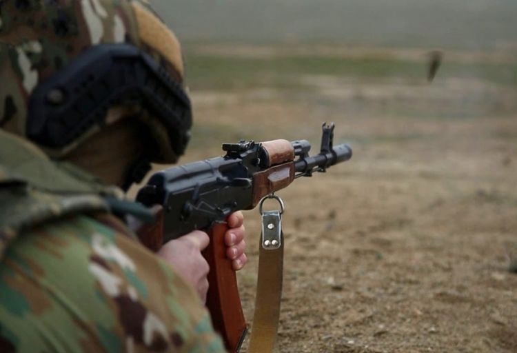 Atəş hazırlığı üzrə praktiki çalışmalar yerinə yetirilib<font color=red> - VİDEO</font>