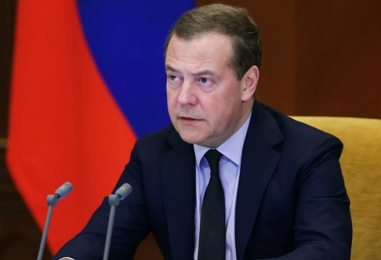 Dmitri Medvedev: "Rusiya bütün silah növlərindən istifadə etməyə hazırdır"