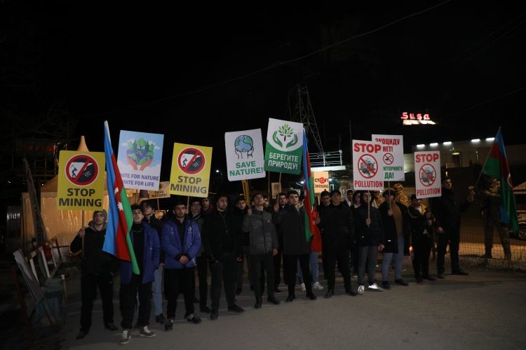 Laçın-Xankəndi yolu: Aksiya iştirakçıları gecə saatlarında da fəaldırlar