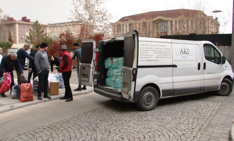 <strong>Naxçıvan əhalisi yardım üçün Türk konsulluğuna  axışır<font color=red> - VİDEO</font></strong>