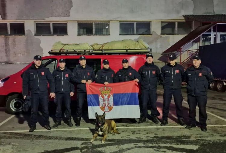 Serbiyanın axtarış-xilasetmə briqadası zəlzələnin fəsadlar törətdiyi bölgələrdədir