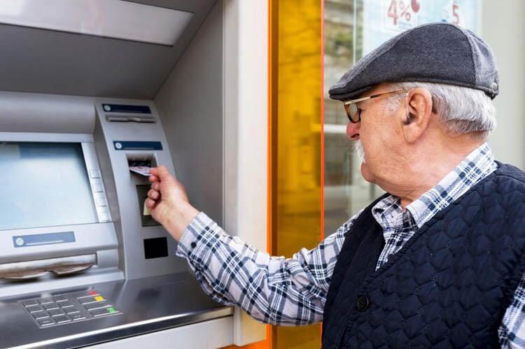 Azərbaycanda minimum əmək pensiyası 280 manata çatdırılıb