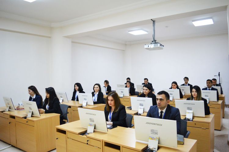 Mühəndis-proqramçılar onlayn təlimdə iştirak ediblər<font color=red> - FOTOLAR</font>