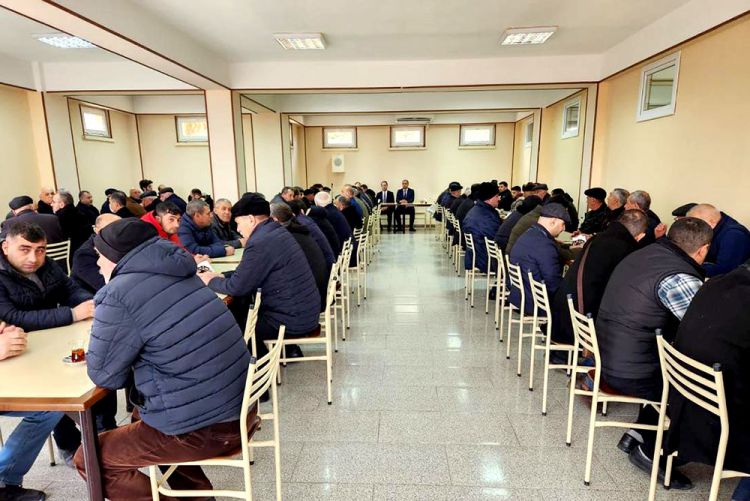 Naxçıvan şəhərində zəlzələ qurbanlarının xatirəsinə ehsan verilib<font color=red> - FOTOLAR</font>