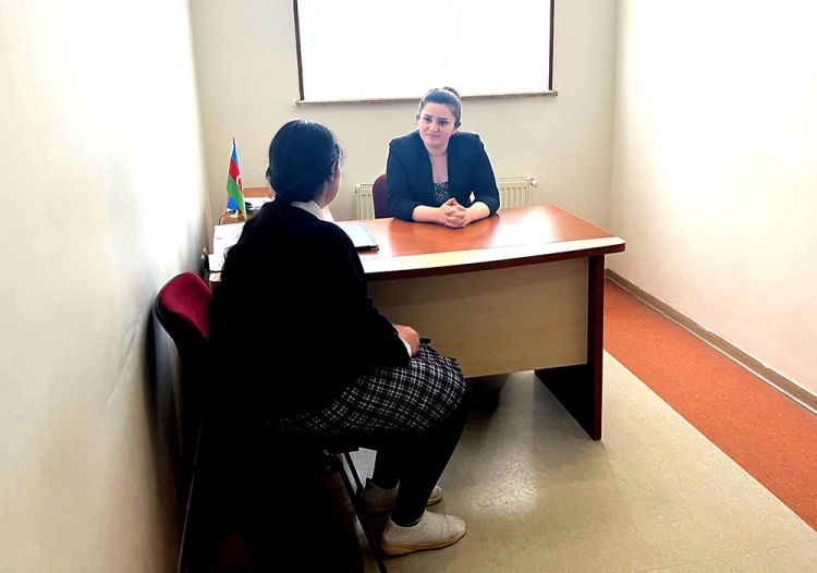 Ombudsman Günay Rzayeva internat məktəbindəki uşaqlara baş çəkib<font color=red> - FOTOLAR</font>