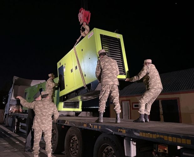 Türkiyəyə stasionar generatorlar göndərilib<font color=red> - FOTOLAR</font>