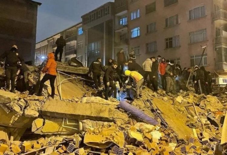 Türkiyədə zəlzələ dağıntıları altından xilas edilən 282 uşağın şəxsiyyəti hələ də müəyyənləşməyib