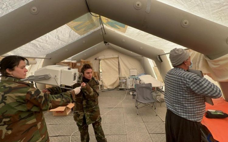 FHN-in Türkiyədə fəaliyyət göstərən mobil səhra hospitallarında 512 nəfərə tibbi xidmət göstərilib<font color=red> - VİDEO</font>