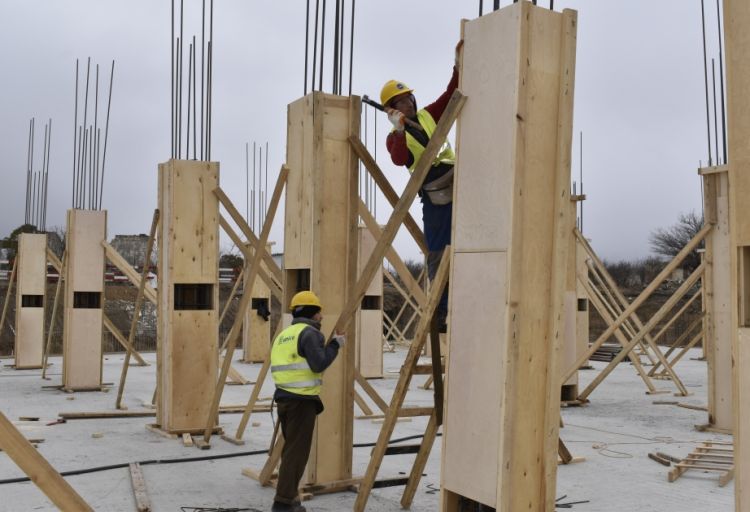 2026-cı ilin sonunadək Ağdam şəhəri və ətraf kəndlərə 42 min insan köçürüləcək – Övsət Həmidov