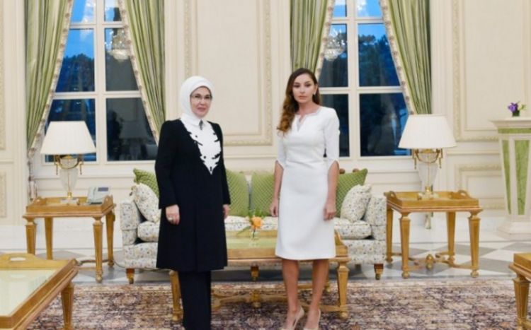 Əminə Ərdoğan Birinci vitse-prezident Mehriban Əliyevaya və Azərbaycana təşəkkür edib