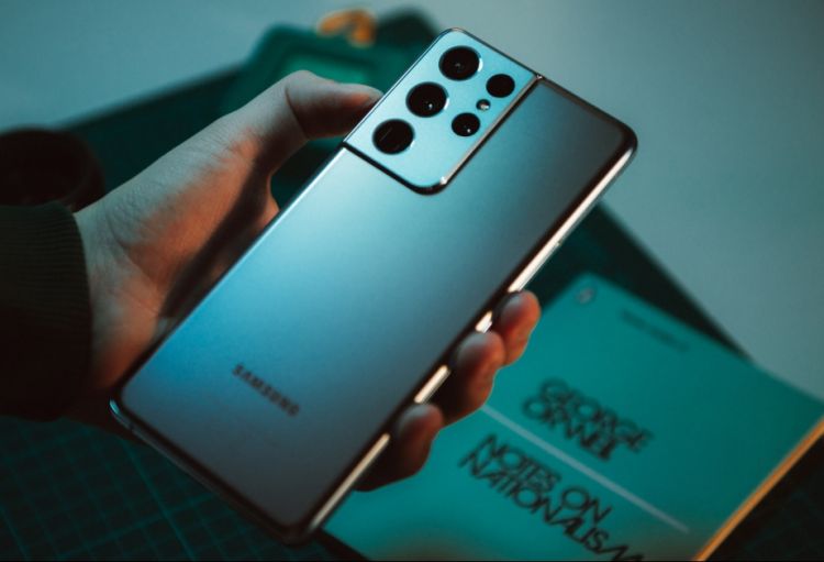 Çində mobil telefonların tədarükü 22,6 faiz azalıb