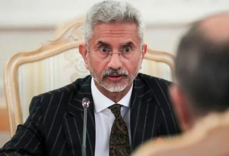 Hindistanın xarici işlər naziri Corc Sorosu “təhlükəli adam” adlandırıb