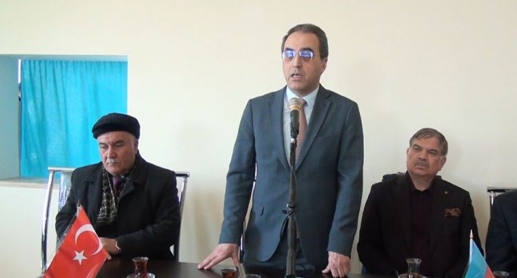 Şıxmahmud kəndində zəlzələ qurbanlarının xatirəsinə ehsan verilib